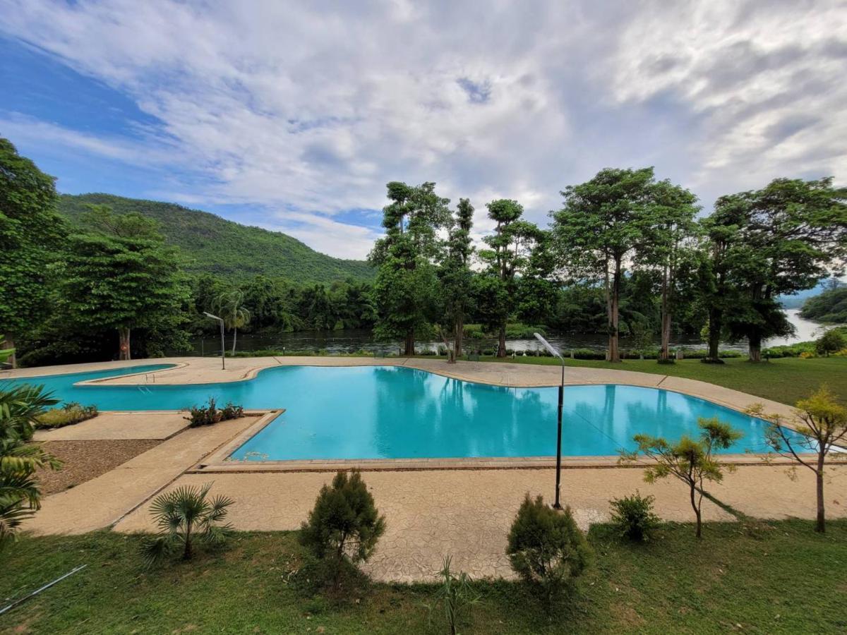 Aekpailin River Kwai Resort Канчанабури Экстерьер фото